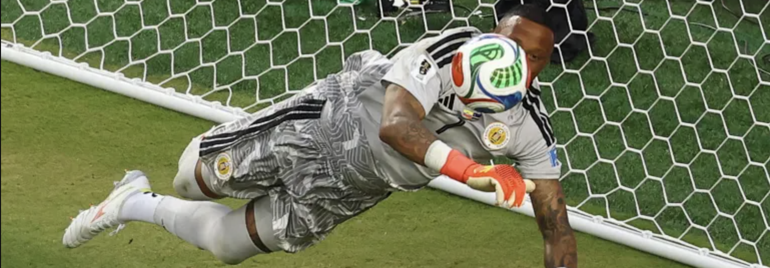 Eloy Room making a save for Curaçao